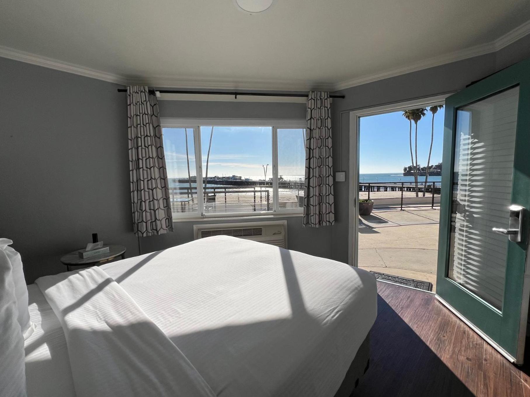 Partial Ocean View, King Bed